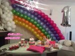 IMG 20180316 001139 150x113 - بادکنک آرایی جشن تولد با تم رنگین کمان با طاق 6 ردیفه